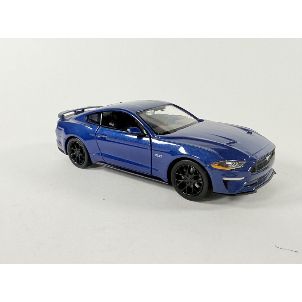 Motor Max 2018 Ford Mustang GT 5.0 Blue 1:24 Diecast Timeless Legends